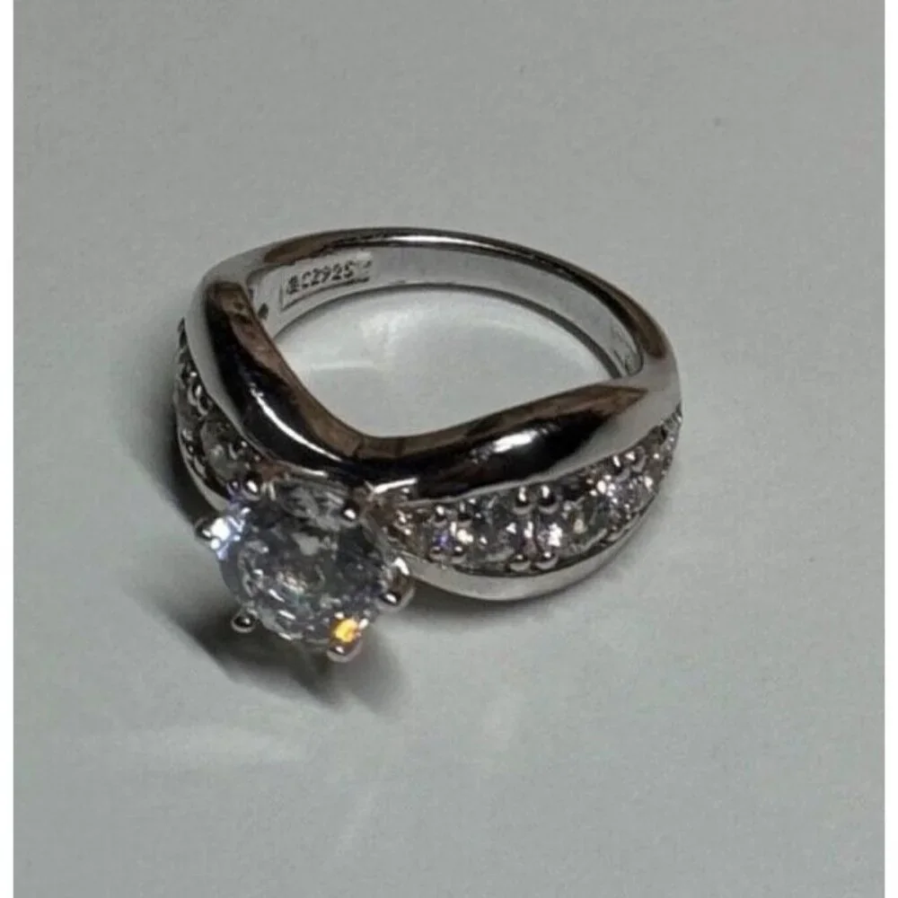 925 STERLING SILVER CZ RING SIZE 6.5